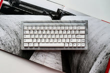 Load image into Gallery viewer, Quarrykase60 with Cat pbt